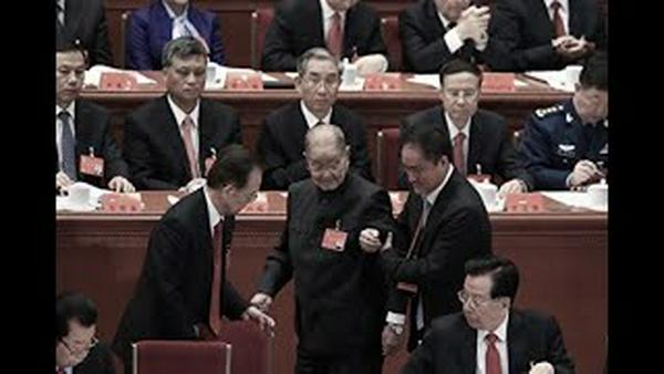 两会刚开幕，元老猝逝！曾多次痛斥习。王沪宁暗使阴招：为习设计一动作，让他重复出丑，被所有人看不起。加总理爆料：会谈十分钟，习只跟他密谈一件事，事关习本人