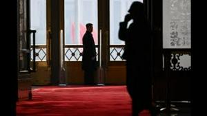 突发！王小洪大秘离奇死亡，内斗中被杀？就在四中全会期间。拖延一月才公布。应对中共跳高，日本或将部署核武！高市早苗民意支持度冲高。川普下令，美军即将闪电攻入这国？