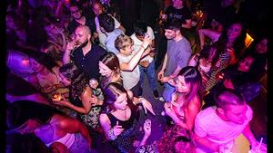 《石涛聚焦》「检测中共病毒阳性：不用再隔离」加拿大阿尔伯塔省宣布 印度变种132国-全球燃烧：英美法澳日欧应对 理解 认识：相互对立（29/07）