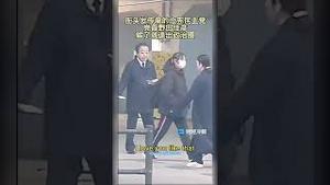 看完这个视频，包帝和几十个政治局委员要找地缝钻进去！After watching this video, the leaders of the CCP were utterly humiliated