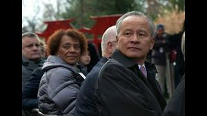 崔天凯是否叛逃？官方沉默。台湾举国欢腾，央视承认台独。共军威胁英军？航母远距离对峙。美国副总统将首访越南